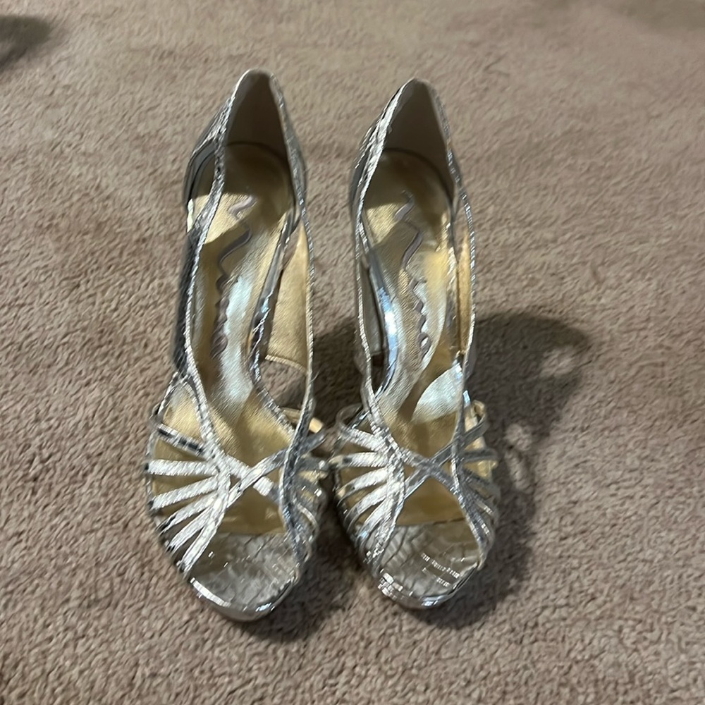 Silver snake print size 7.5 heels